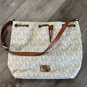 Michael Kors Cream & Brown Logo Drawstring Shoulder Bag
